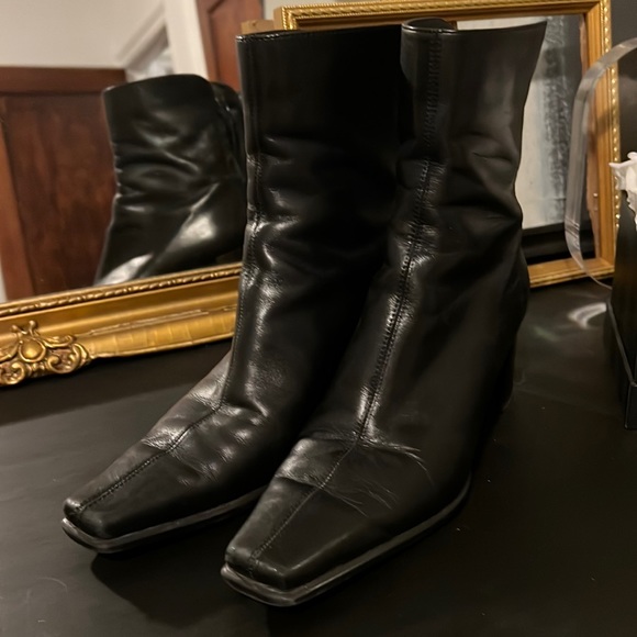 Sergio Rossi Shoes - Sergio Rossi Vintage Square Toe Leather Ankle Boots